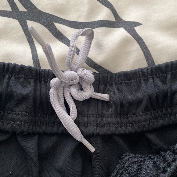 Nike Black Athletic Performance Shorts - Picture 4 of 4